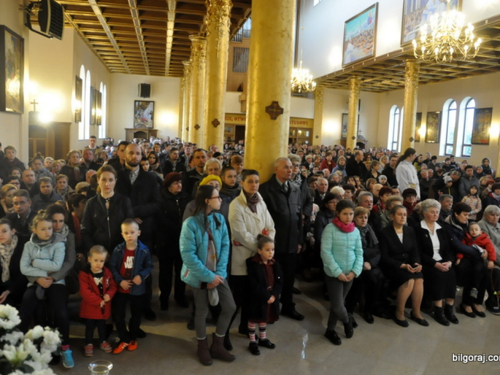 Wielki Piątek w parafii św. Jana Pawła II (FOTO)