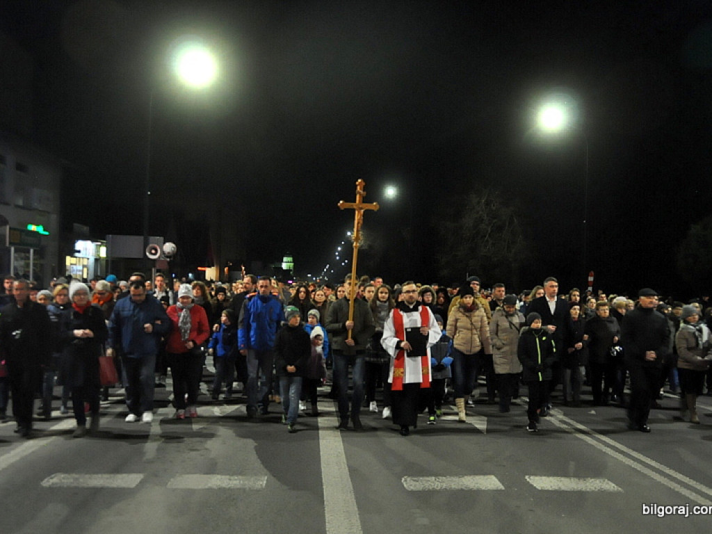 Droga Krzyżowa ulicami Biłgoraja (FOTO)