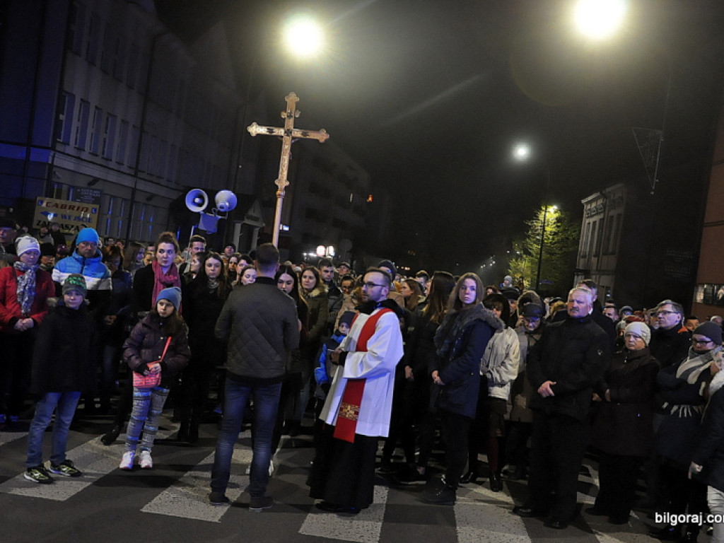 Droga Krzyżowa ulicami Biłgoraja (FOTO)