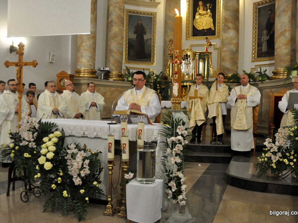 Wigilia Paschalna w parafii św. Marii Magdaleny (FOTO)