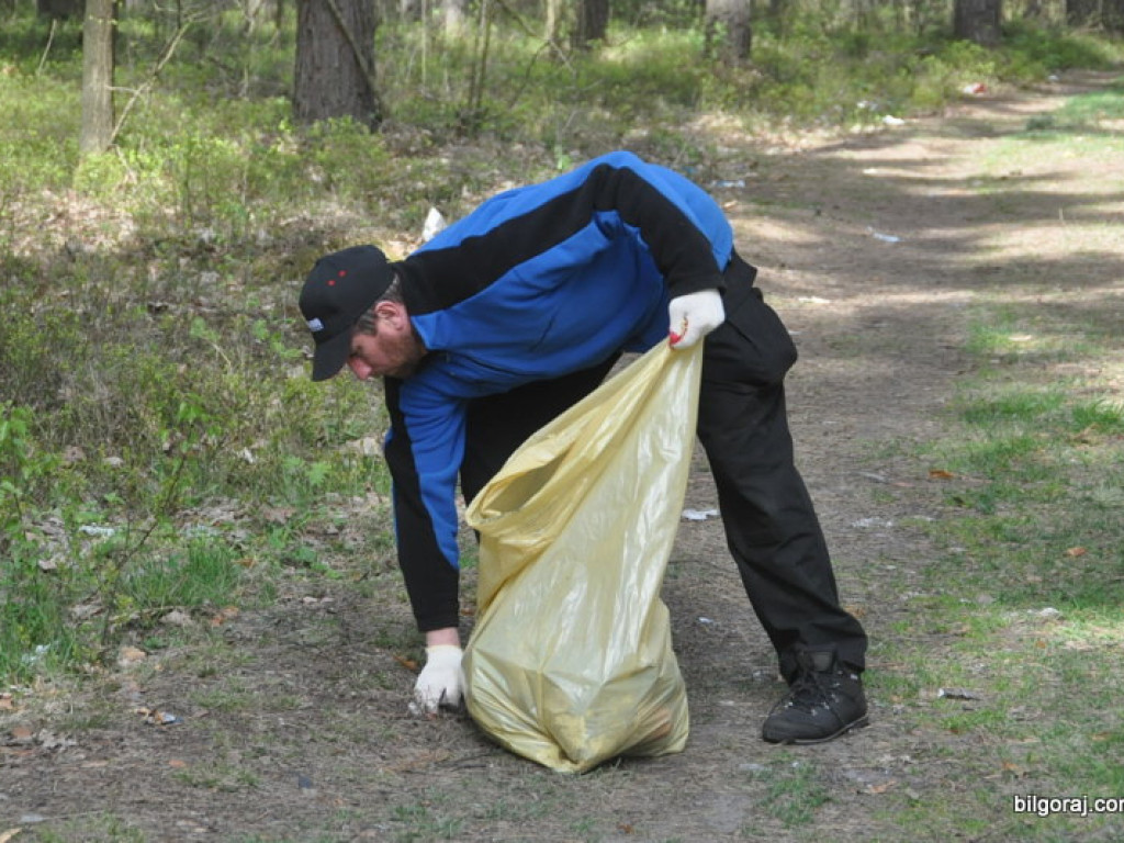 Sprzątali las wokół Zalewu Bojary (FOTO, VIDEO)