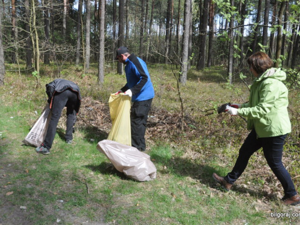 Sprzątali las wokół Zalewu Bojary (FOTO, VIDEO)