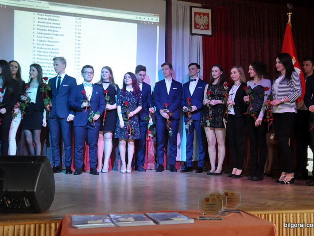 Pożegnanie maturzystów w ONZ-cie (FOTO)