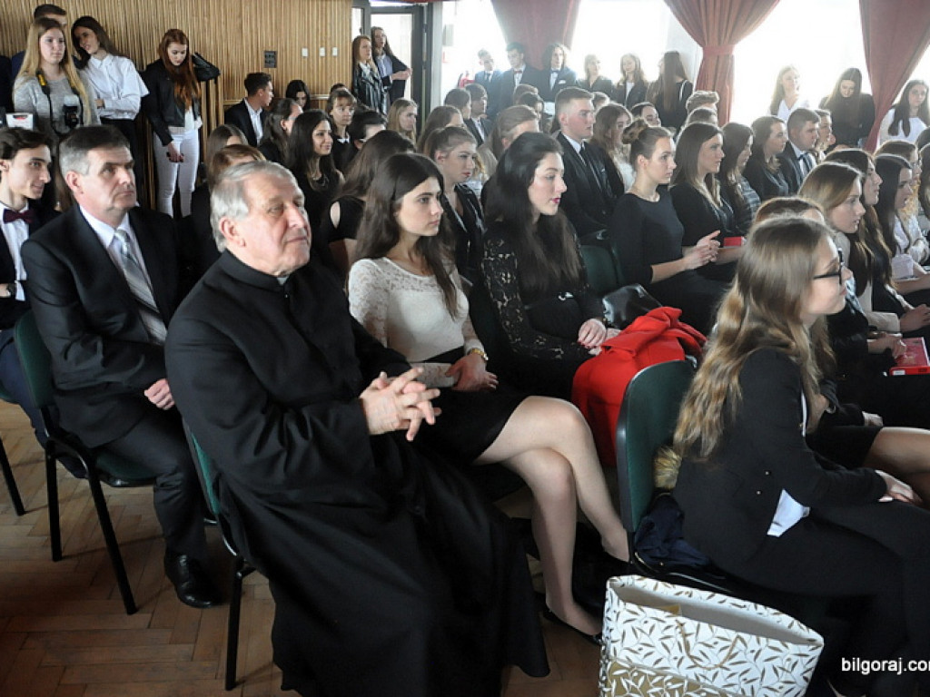 Pożegnanie maturzystów w ONZ-cie (FOTO)
