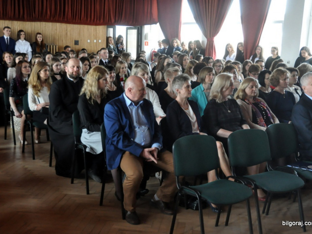 Pożegnanie maturzystów w ONZ-cie (FOTO)