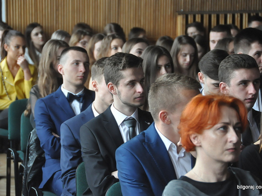 Pożegnanie maturzystów w ONZ-cie (FOTO)