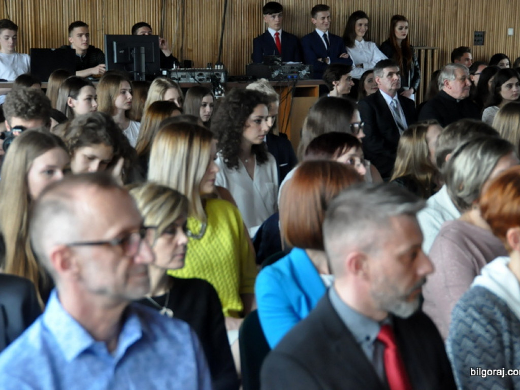 Pożegnanie maturzystów w ONZ-cie (FOTO)