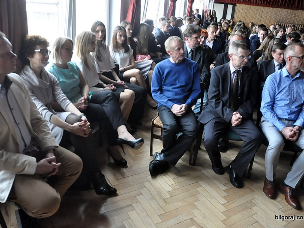 Pożegnanie maturzystów w ONZ-cie (FOTO)
