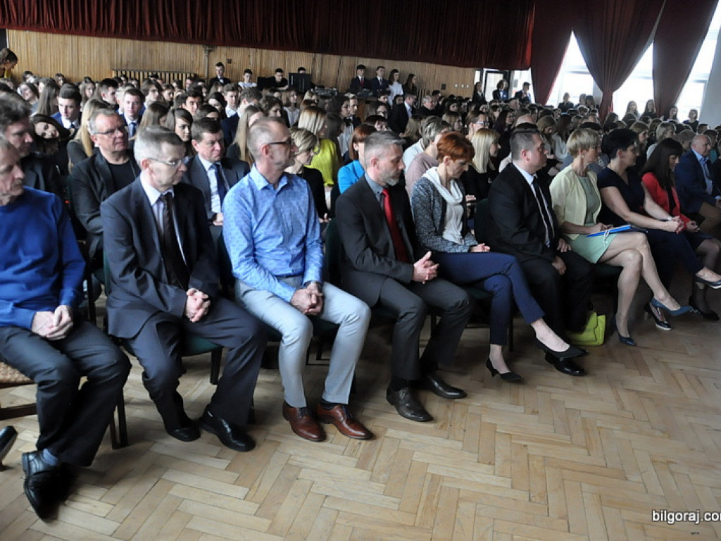 Pożegnanie maturzystów w ONZ-cie (FOTO)
