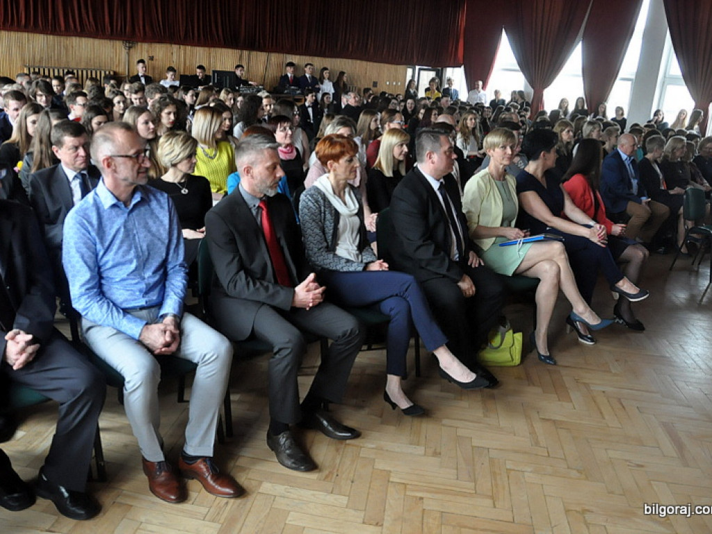 Pożegnanie maturzystów w ONZ-cie (FOTO)