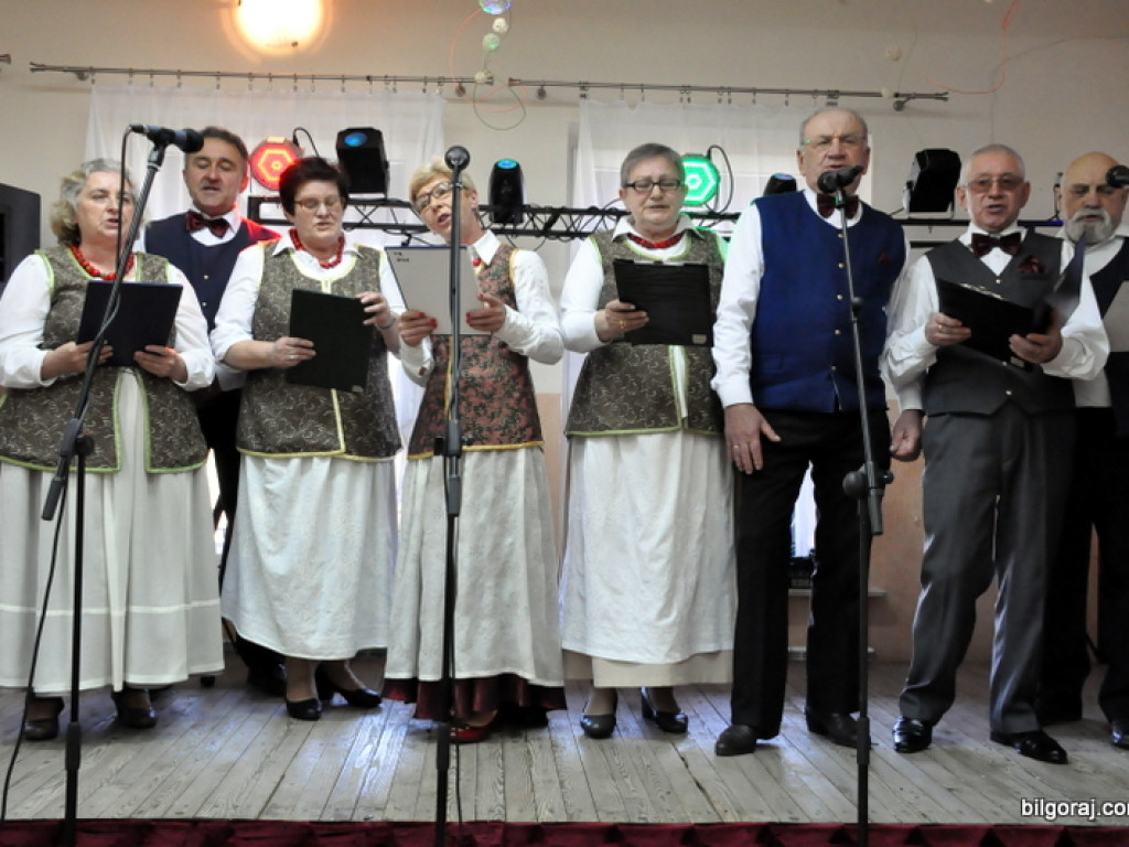 Majówka z zespołami ludowymi w Gromadzie (FOTO)