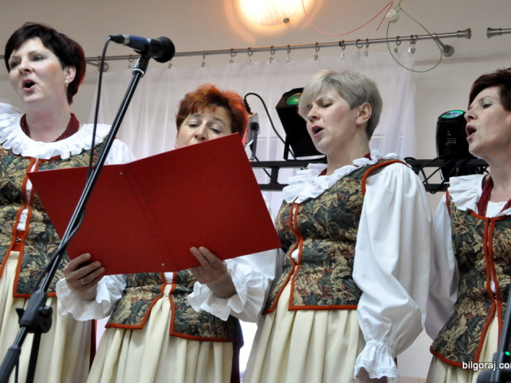 Majówka z zespołami ludowymi w Gromadzie (FOTO)