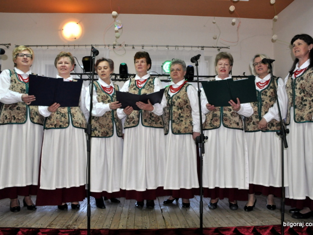 Majówka z zespołami ludowymi w Gromadzie (FOTO)