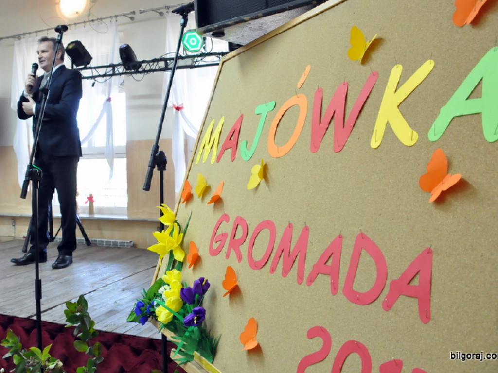Majówka z zespołami ludowymi w Gromadzie (FOTO)