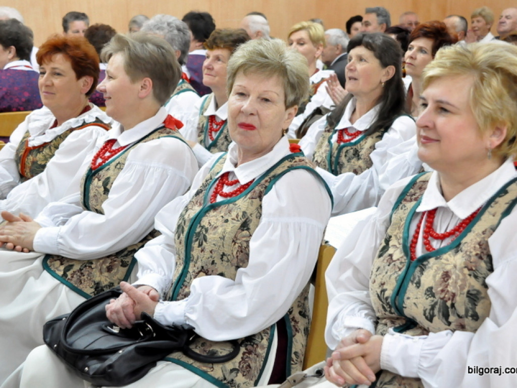 Majówka z zespołami ludowymi w Gromadzie (FOTO)