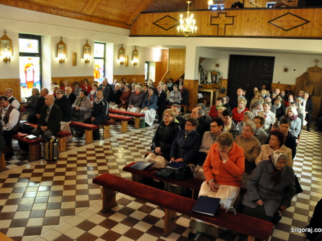 Majówka z zespołami ludowymi w Gromadzie (FOTO)