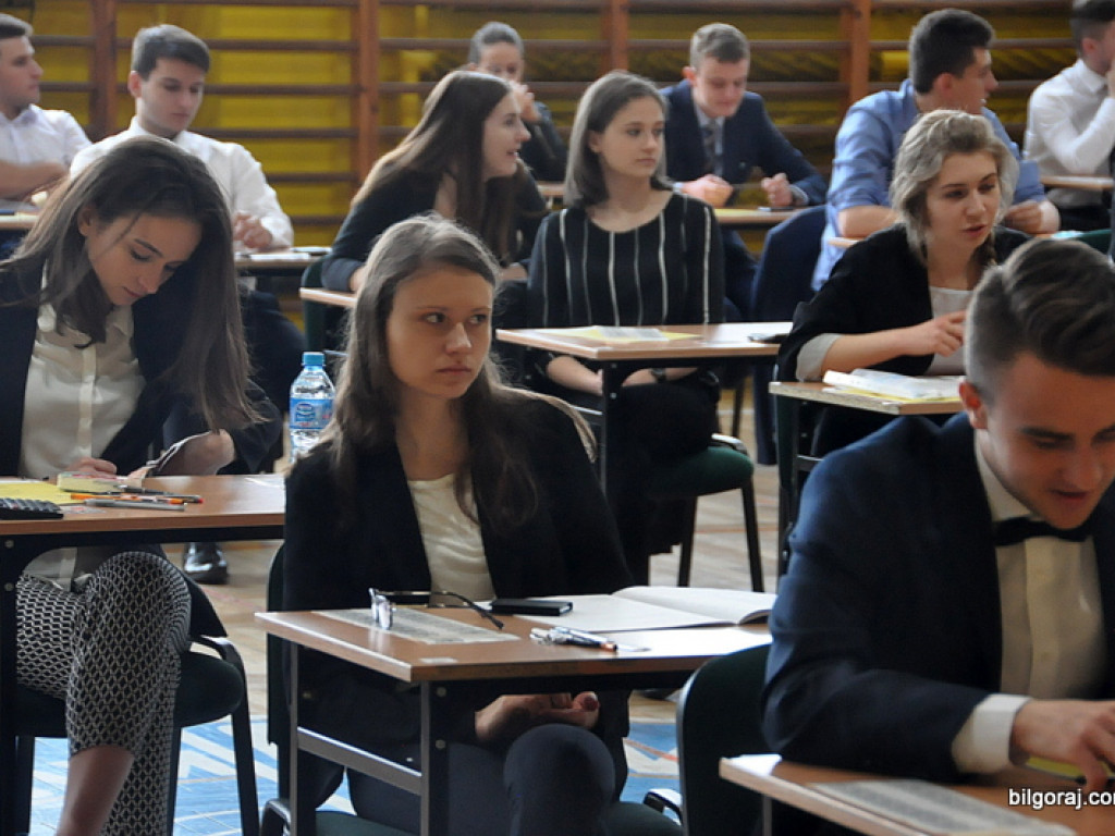 Egzamin maturalny w LO im. ONZ w Biłgoraju (FOTO)