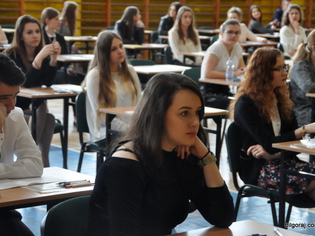 Egzamin maturalny w LO im. ONZ w Biłgoraju (FOTO)