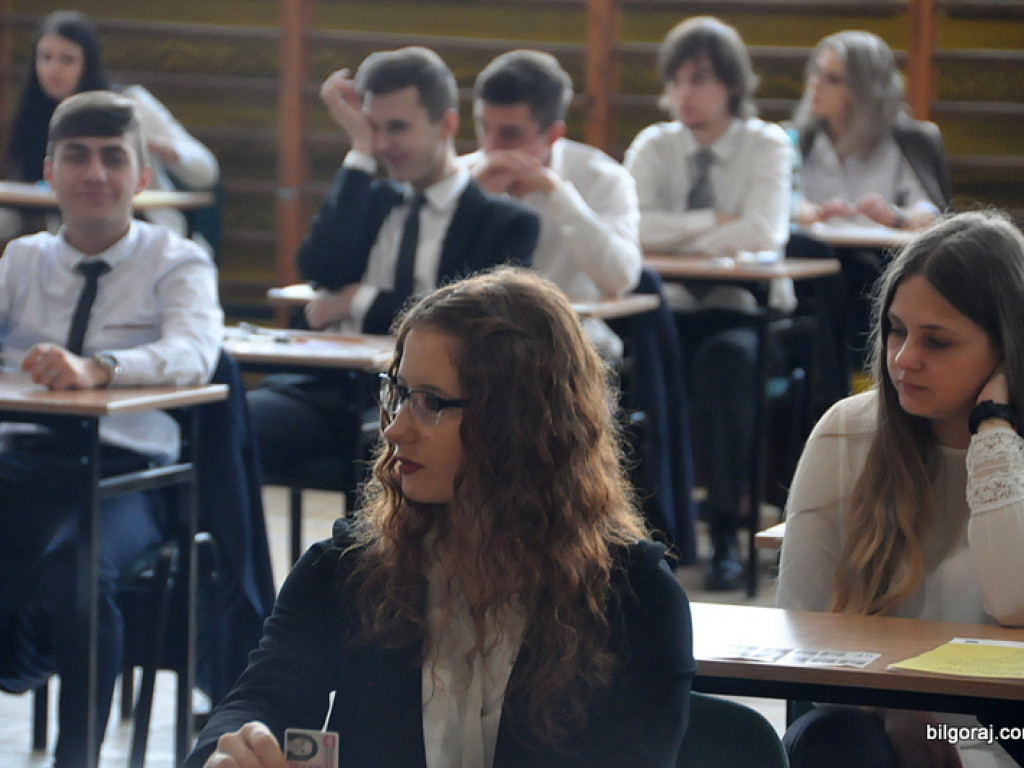 Egzamin maturalny w LO im. ONZ w Biłgoraju (FOTO)