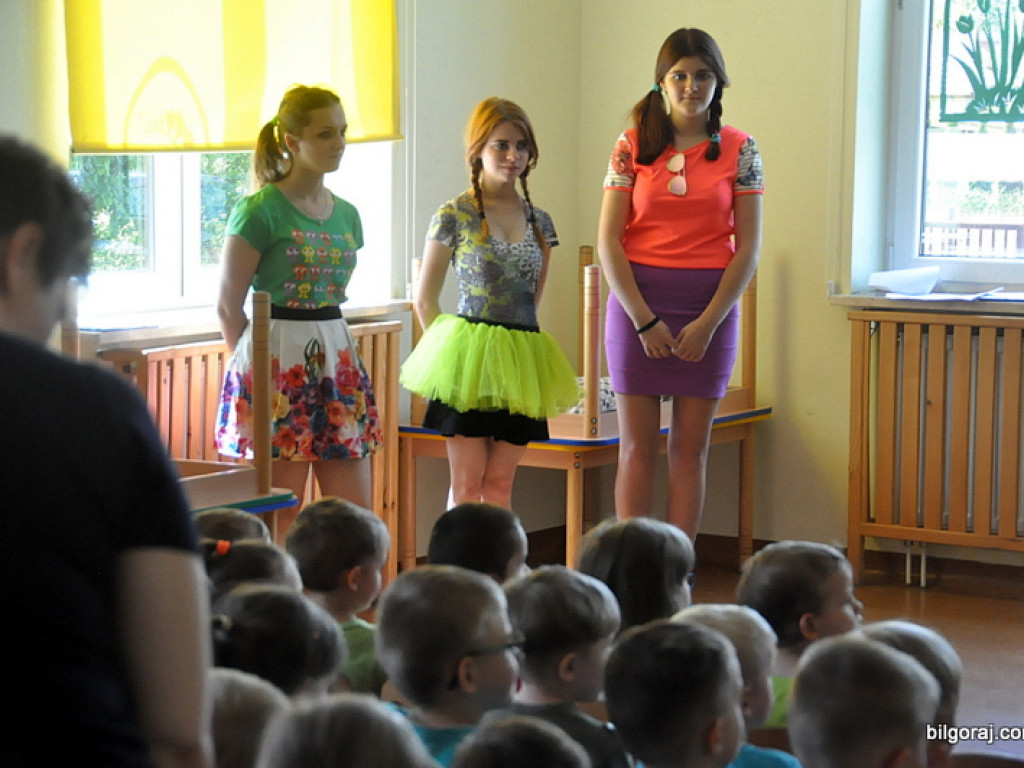 Licealiści przedszkolakom (FOTO)