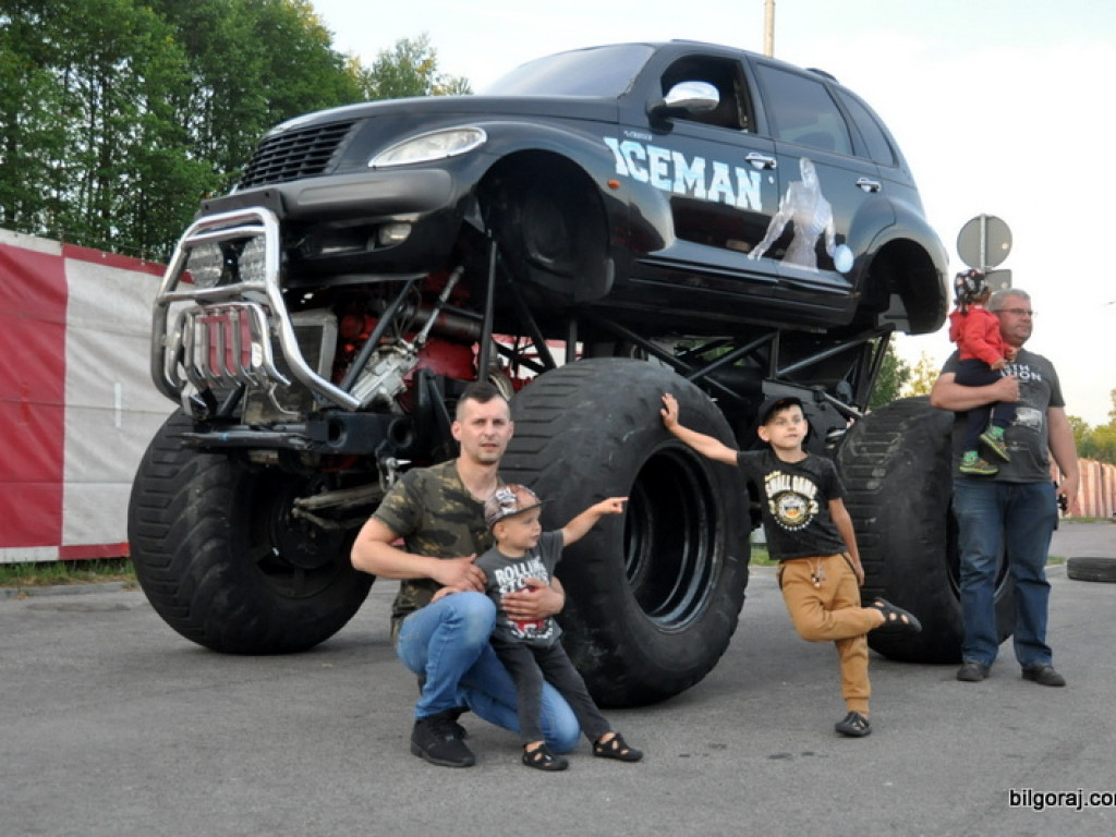 Pokazy Monster Truck (FOTO, VIDEO)