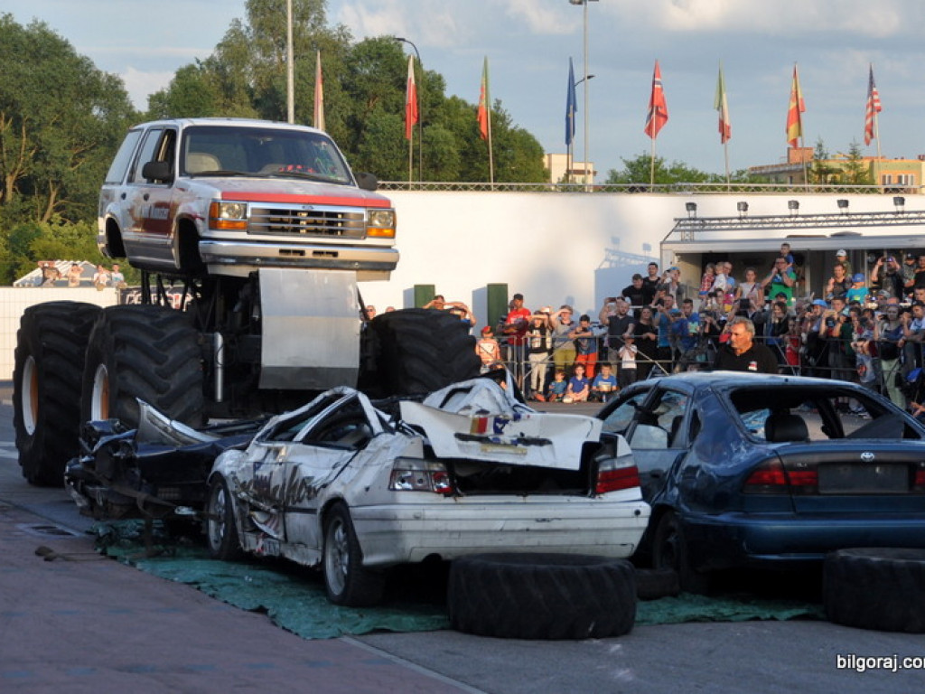 Pokazy Monster Truck (FOTO, VIDEO)