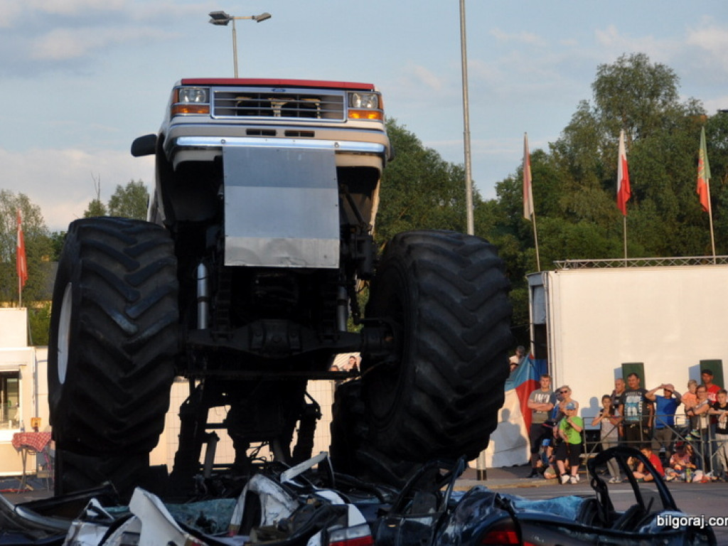 Pokazy Monster Truck (FOTO, VIDEO)