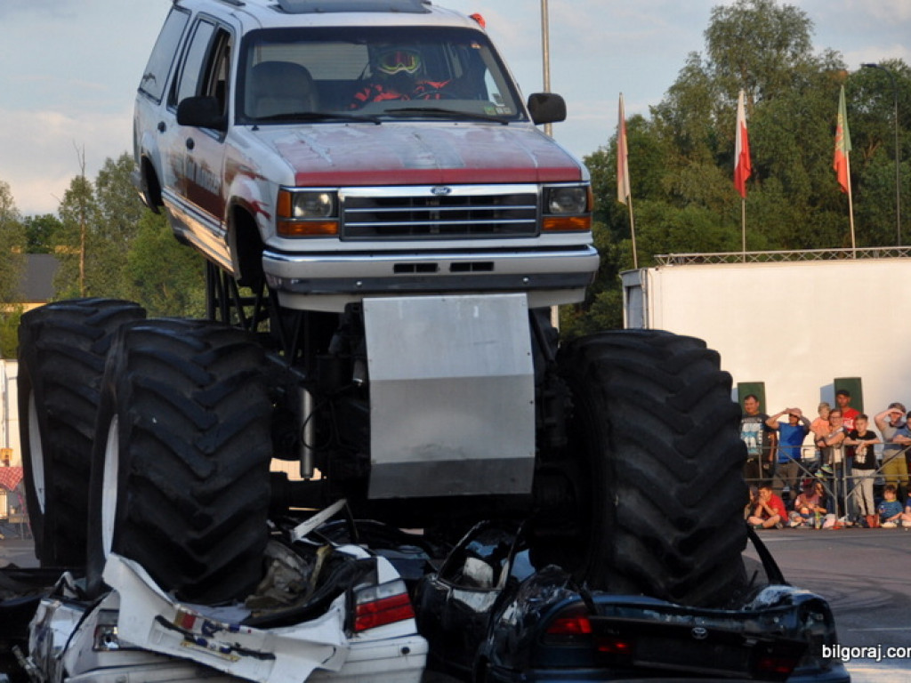 Pokazy Monster Truck (FOTO, VIDEO)
