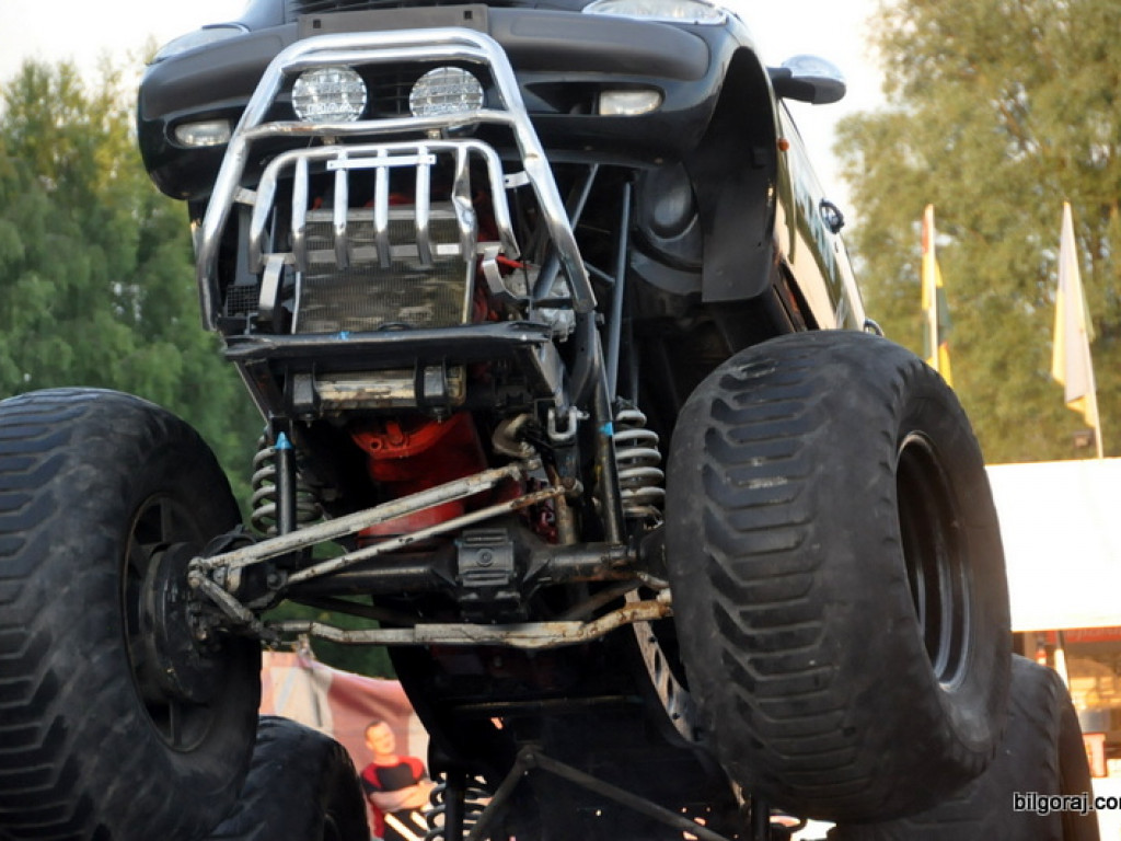 Pokazy Monster Truck (FOTO, VIDEO)