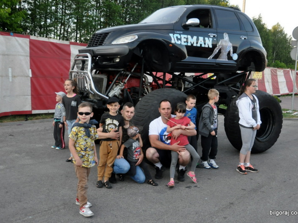 Pokazy Monster Truck (FOTO, VIDEO)