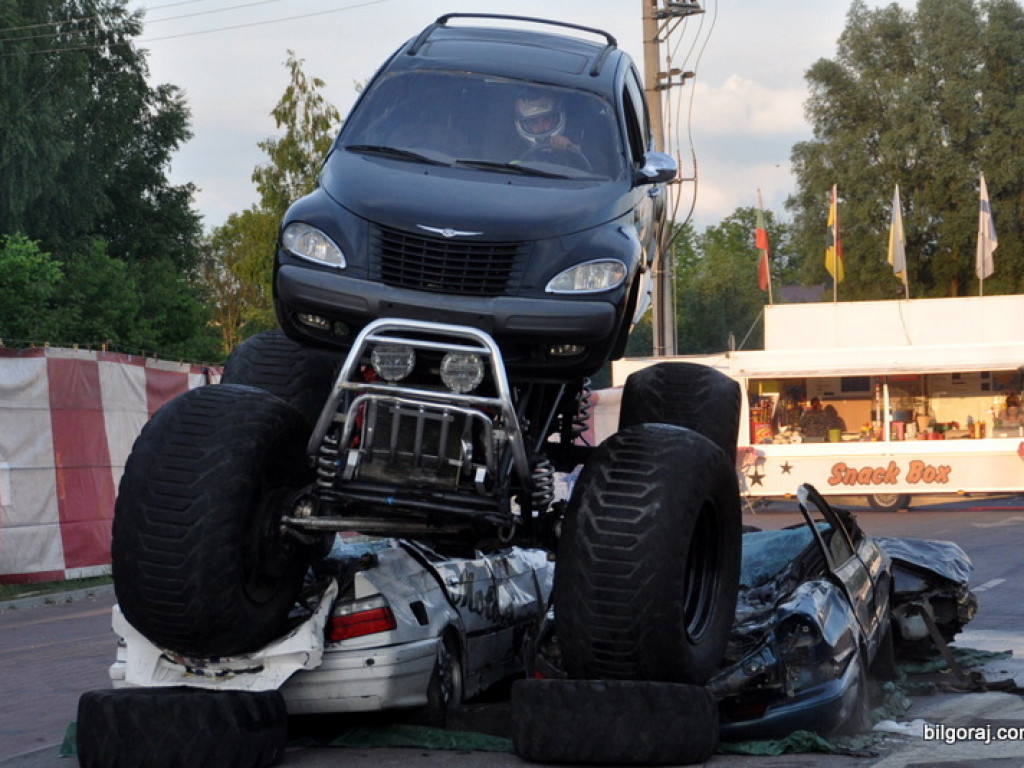 Pokazy Monster Truck (FOTO, VIDEO)