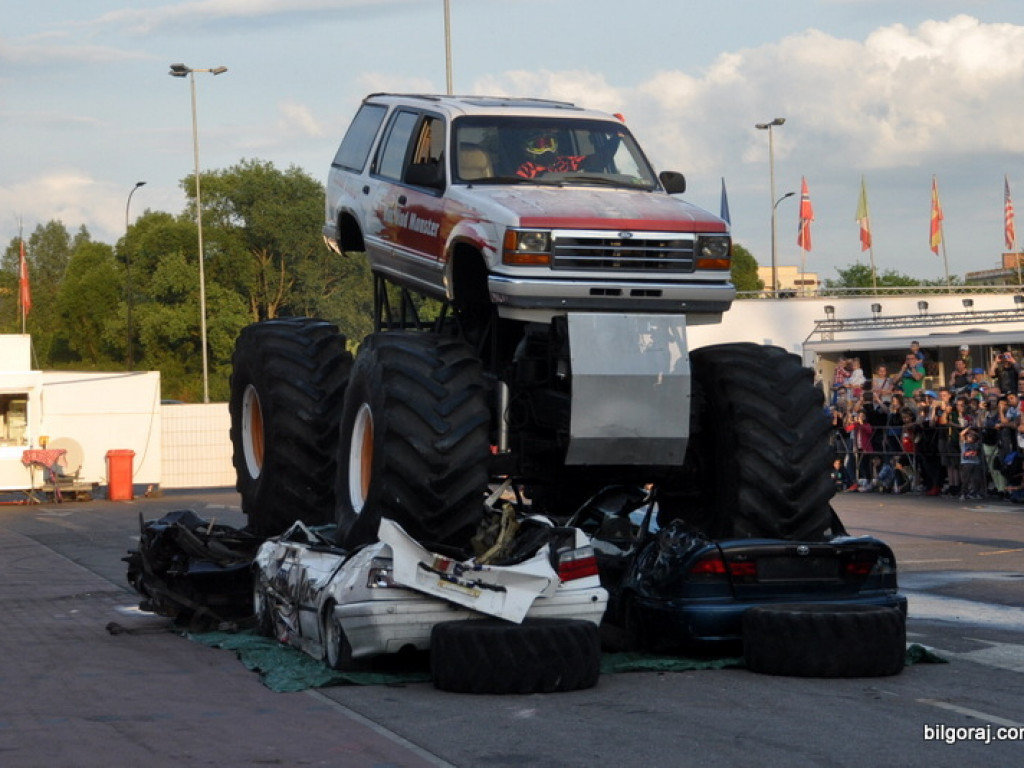 Pokazy Monster Truck (FOTO, VIDEO)
