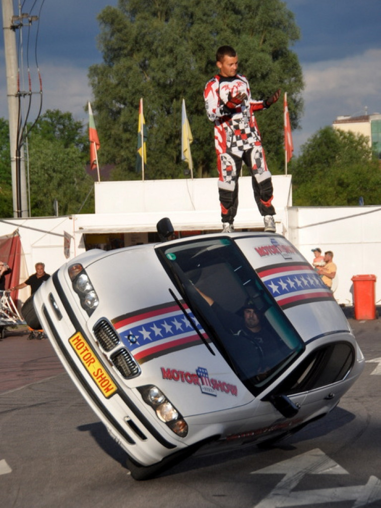 Pokazy Monster Truck (FOTO, VIDEO)