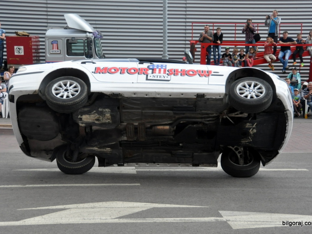 Pokazy Monster Truck (FOTO, VIDEO)