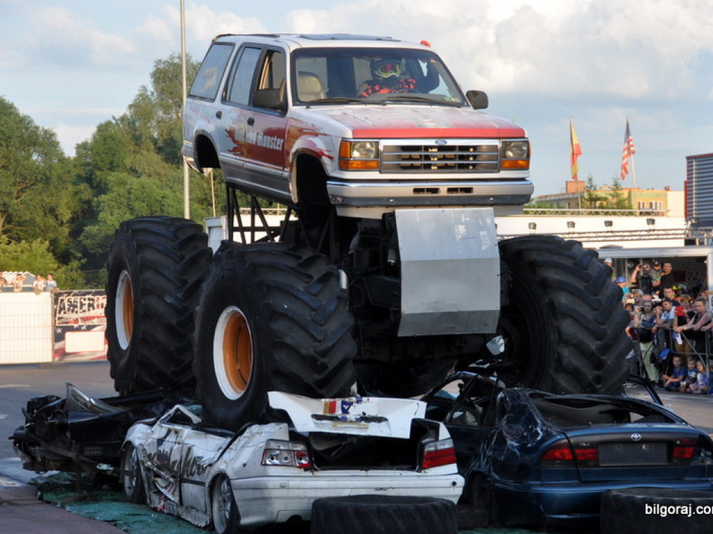Pokazy Monster Truck (FOTO, VIDEO)