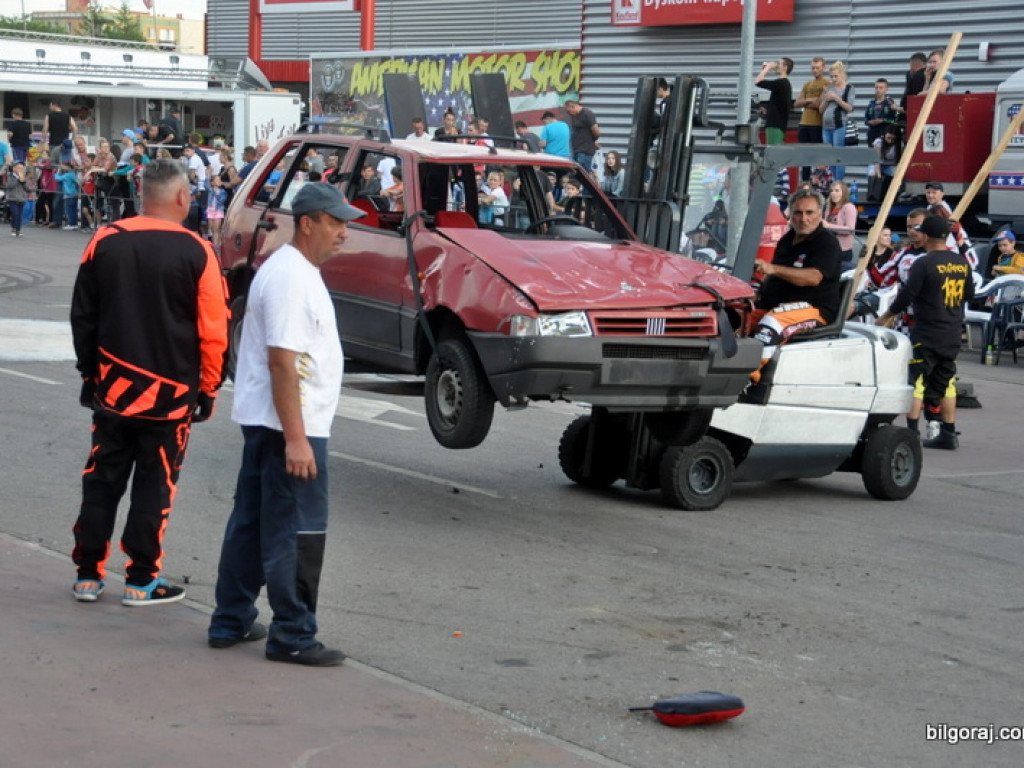 Pokazy Monster Truck (FOTO, VIDEO)