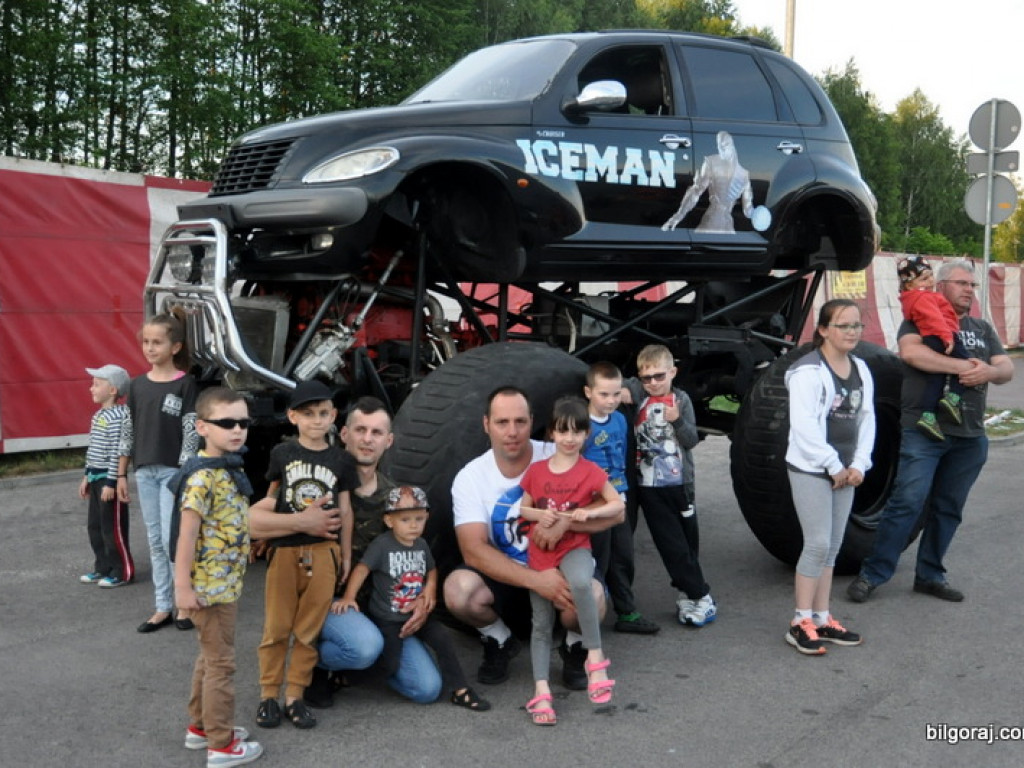 Pokazy Monster Truck (FOTO, VIDEO)