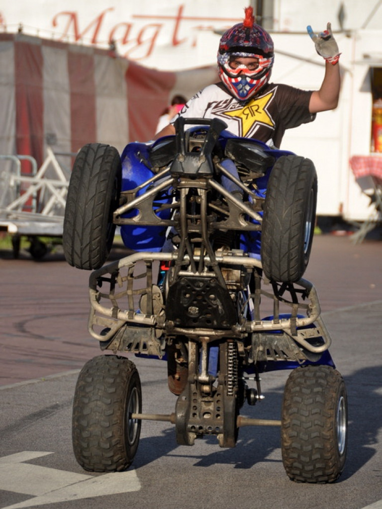 Pokazy Monster Truck (FOTO, VIDEO)