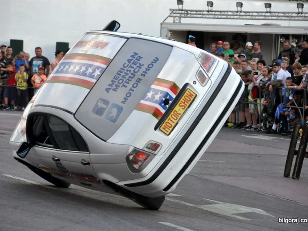 Pokazy Monster Truck (FOTO, VIDEO)