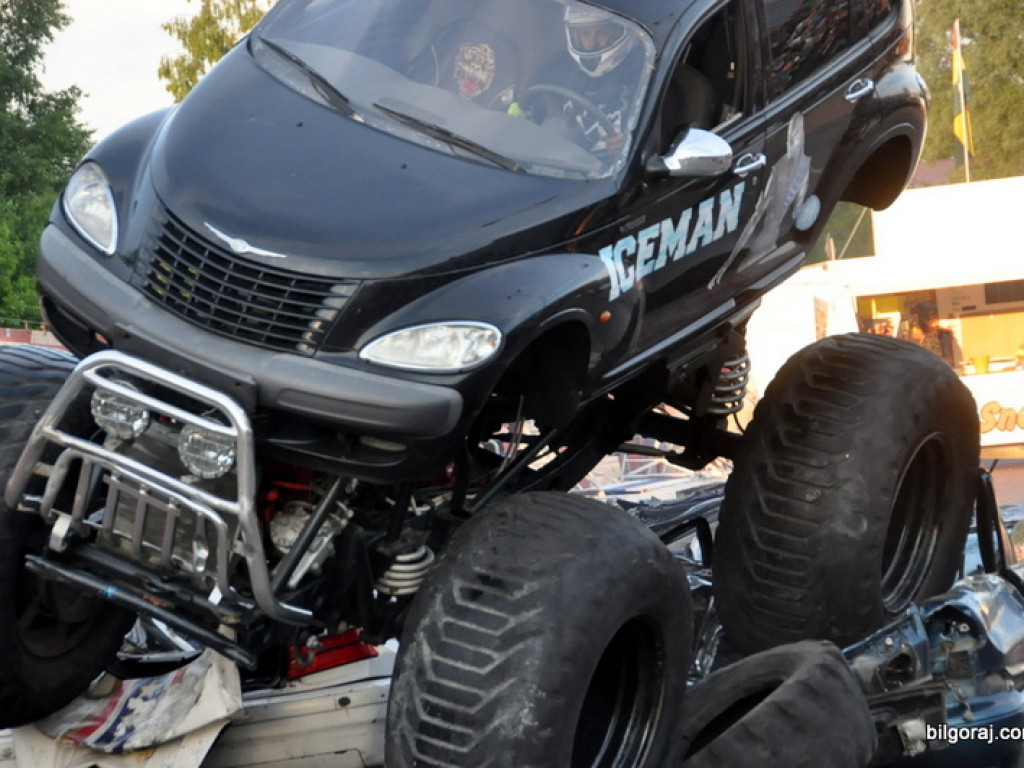 Pokazy Monster Truck (FOTO, VIDEO)