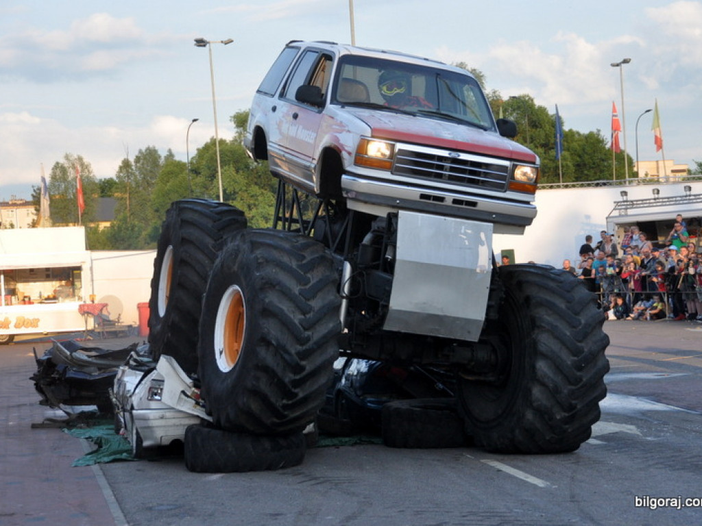 Pokazy Monster Truck (FOTO, VIDEO)