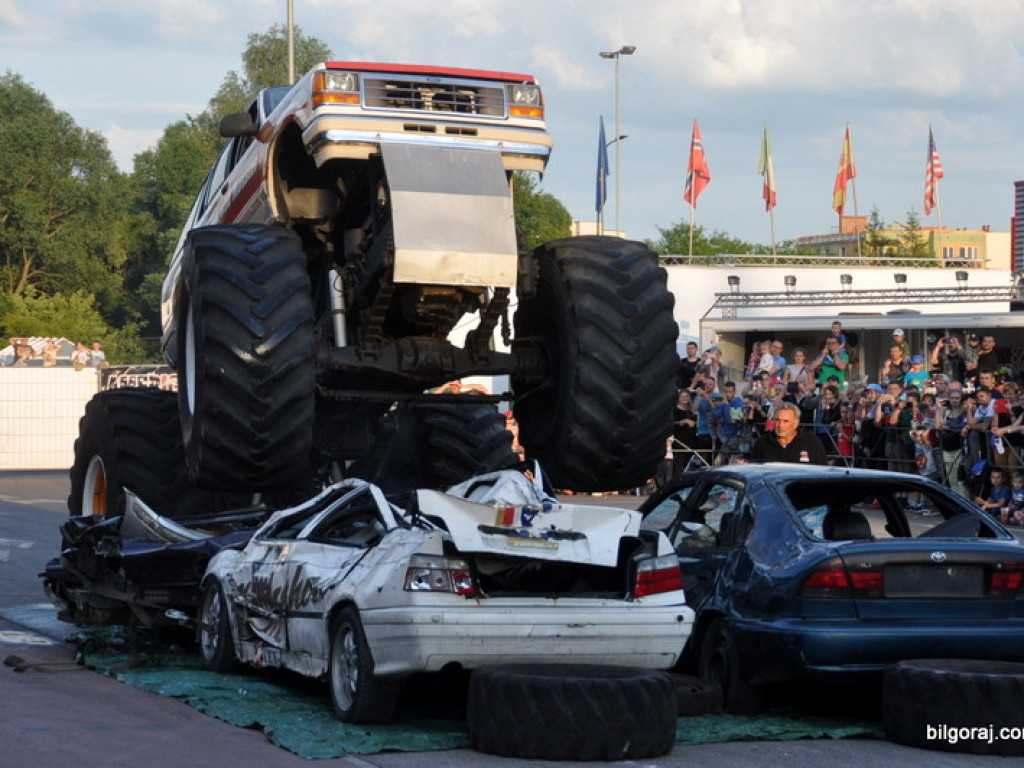 Pokazy Monster Truck (FOTO, VIDEO)