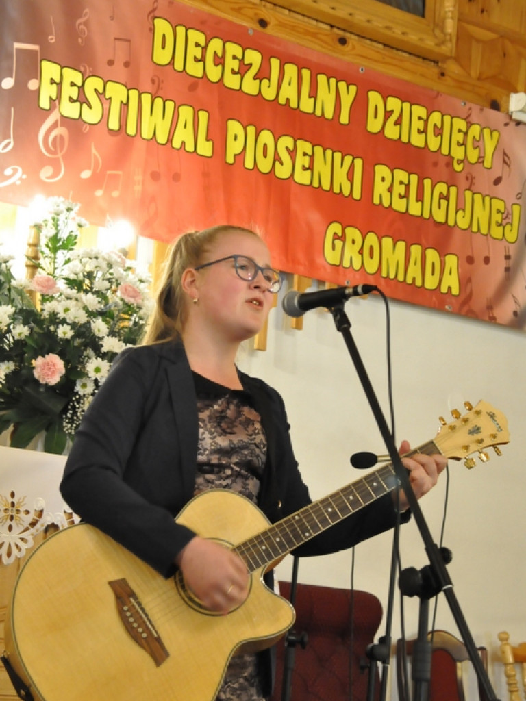 IX Diecezjalny Dziecięcy Festiwal Piosenki Religijnej (FOTO)