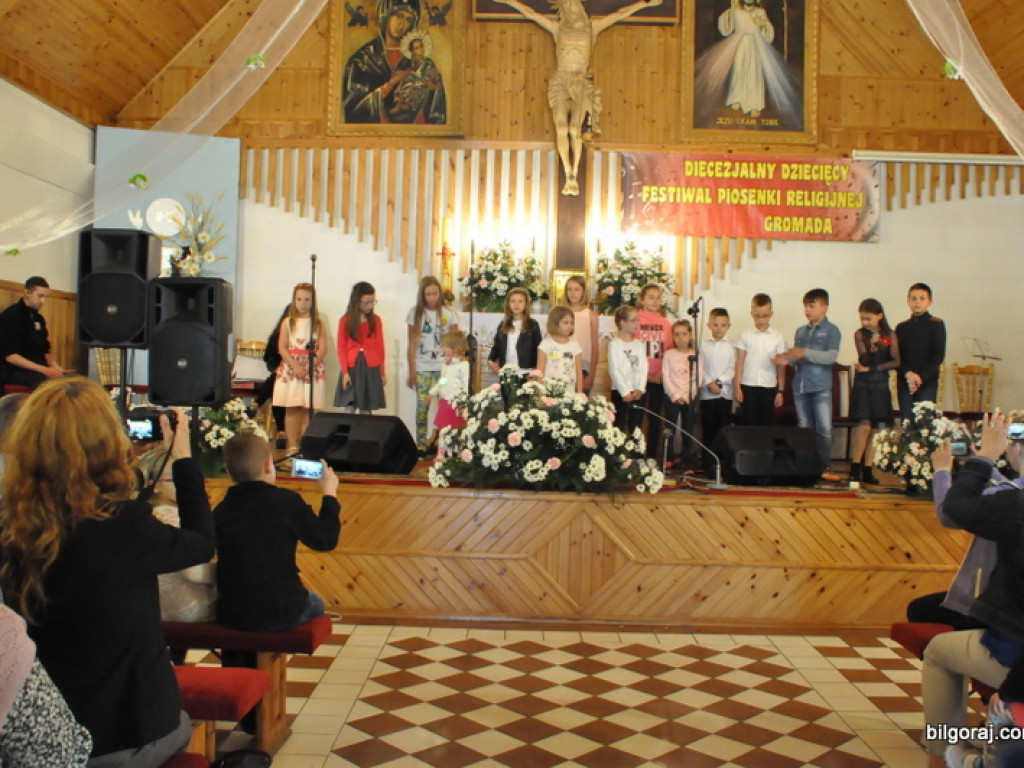 IX Diecezjalny Dziecięcy Festiwal Piosenki Religijnej (FOTO)