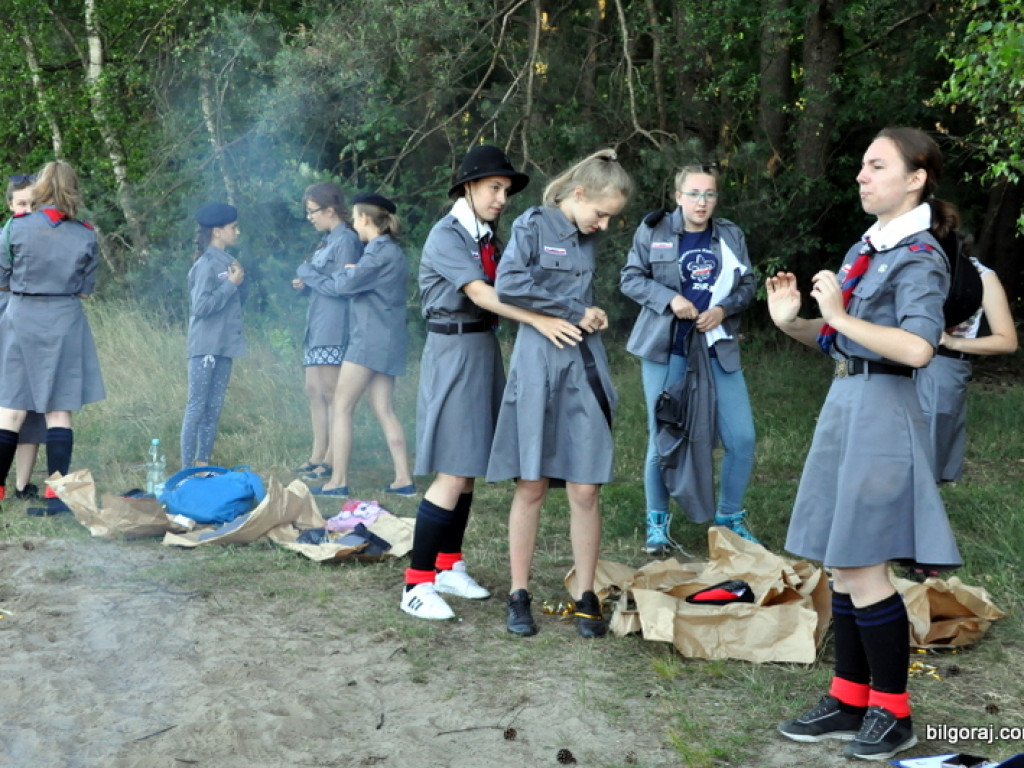 Harcerki z Majdanu dostały mundury, czekają na barwy (FOTO)