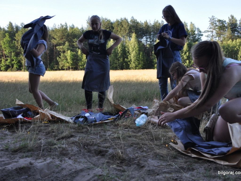 Harcerki z Majdanu dostały mundury, czekają na barwy (FOTO)