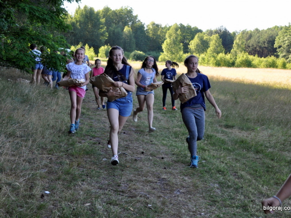Harcerki z Majdanu dostały mundury, czekają na barwy (FOTO)
