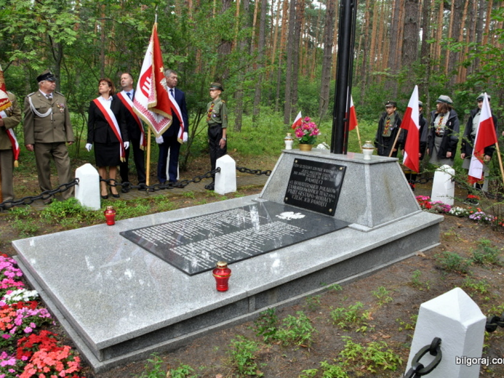 73. rocznicy mordu partyzantów w lesie na Rapach (FOTO)