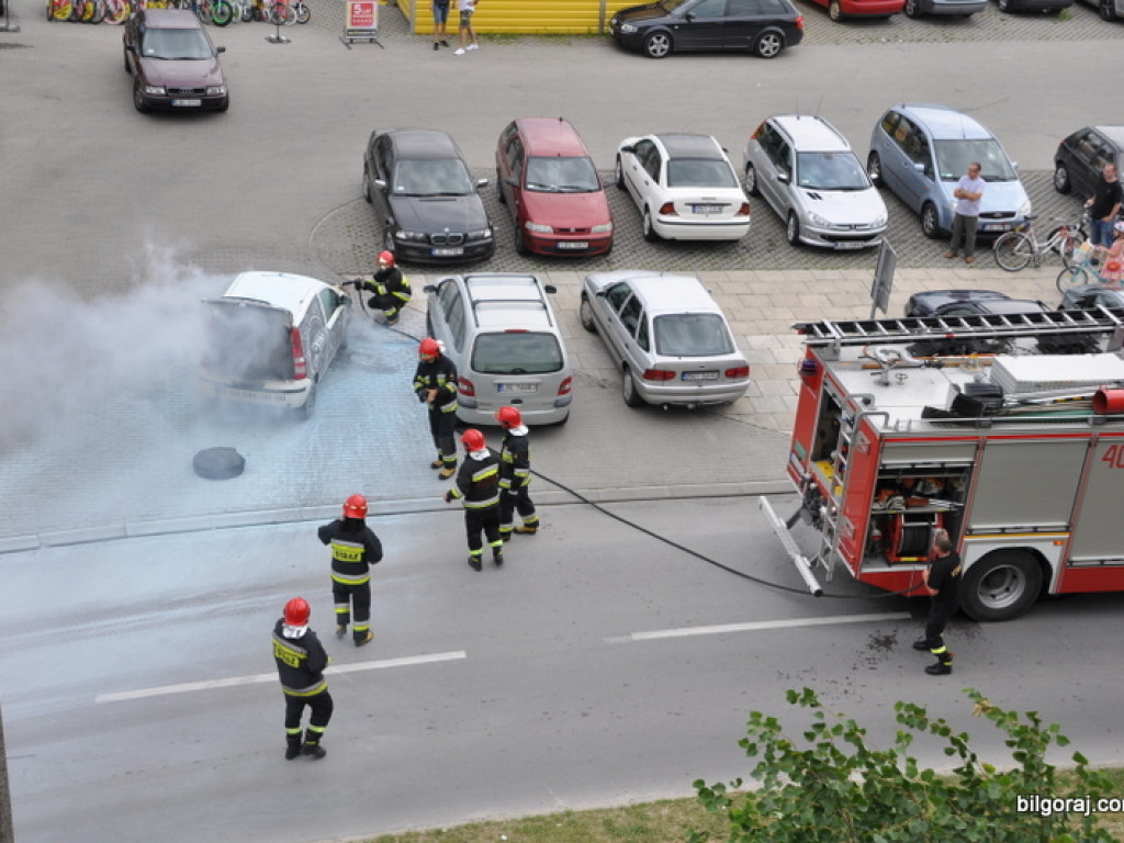 Pożar samochodu w centrum Biłgoraja (FOTO)