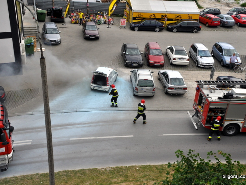 Pożar samochodu w centrum Biłgoraja (FOTO)